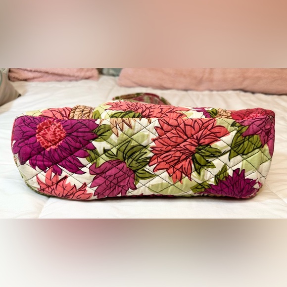 Vera Bradley Quilted Purse Tote in Hello Dahlia Pattern - Picture 6 of 15